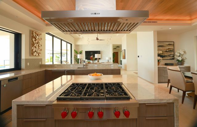 320 Luawai St, Lahaina, HI 96761