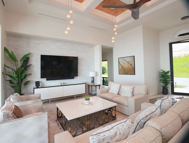 320 Luawai St, Lahaina, HI 96761