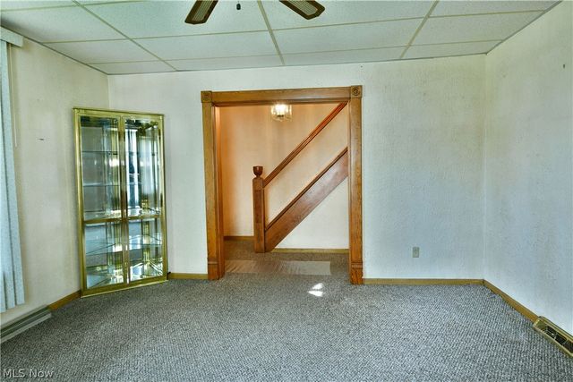 211 E Wilson Avenue, Girard, OH 44420