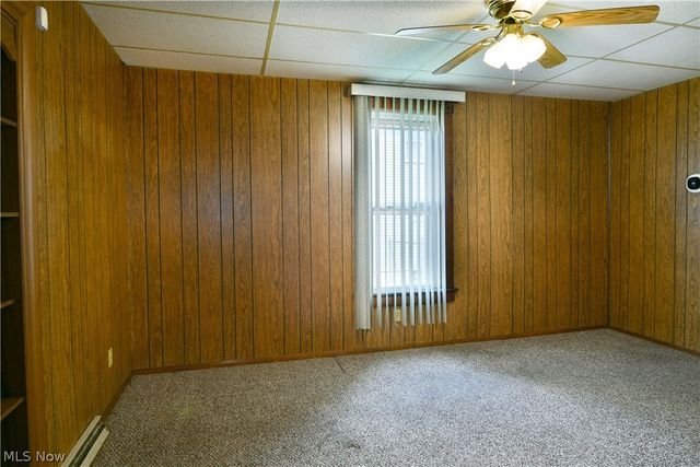 211 E Wilson Avenue, Girard, OH 44420