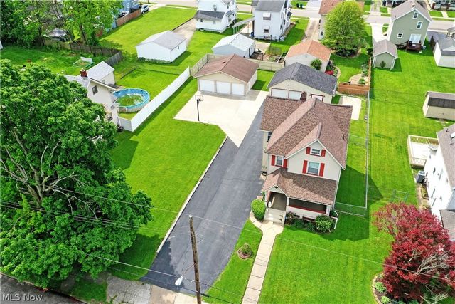 211 E Wilson Avenue, Girard, OH 44420