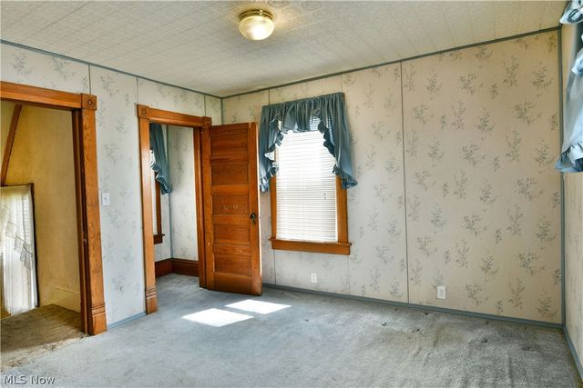 211 E Wilson Avenue, Girard, OH 44420