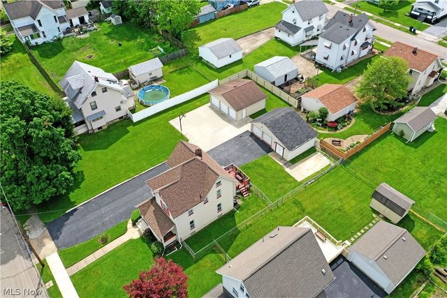 211 E Wilson Avenue, Girard, OH 44420