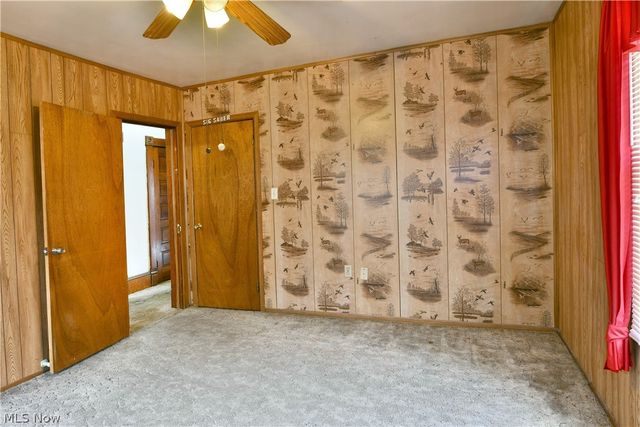 211 E Wilson Avenue, Girard, OH 44420