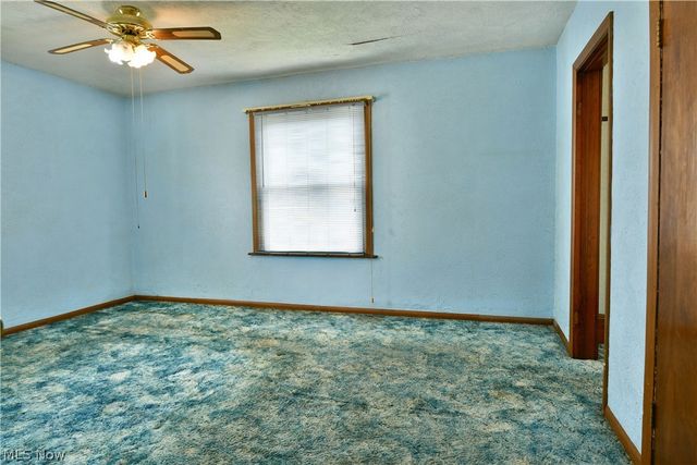 211 E Wilson Avenue, Girard, OH 44420