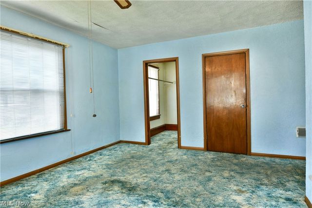 211 E Wilson Avenue, Girard, OH 44420