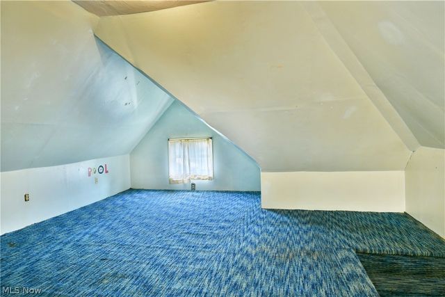 211 E Wilson Avenue, Girard, OH 44420