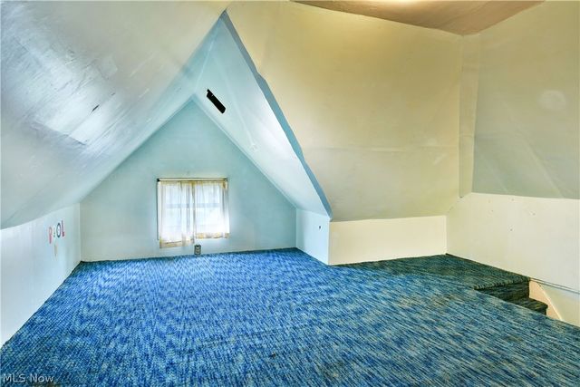 211 E Wilson Avenue, Girard, OH 44420