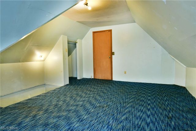 211 E Wilson Avenue, Girard, OH 44420