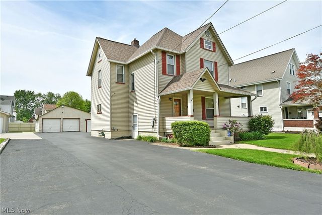 211 E Wilson Avenue, Girard, OH 44420