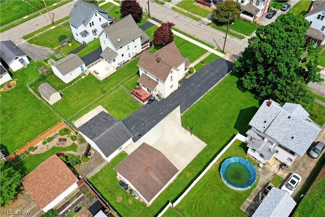211 E Wilson Avenue, Girard, OH 44420
