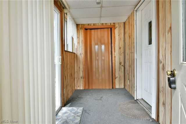 211 E Wilson Avenue, Girard, OH 44420