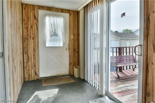 211 E Wilson Avenue, Girard, OH 44420