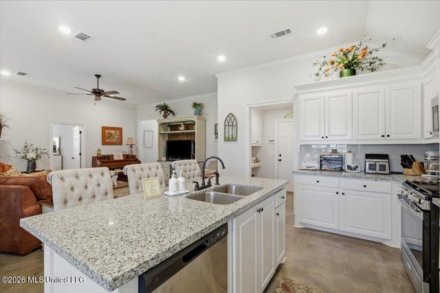244 Hemingway Circle, Canton, MS 39046