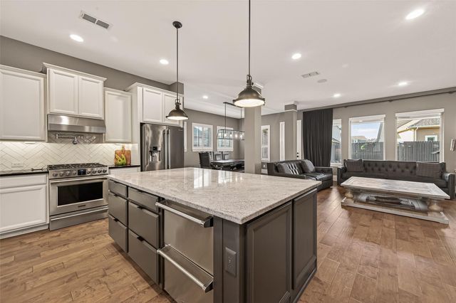 718 Sundance Glen Way, Richmond, TX 77406