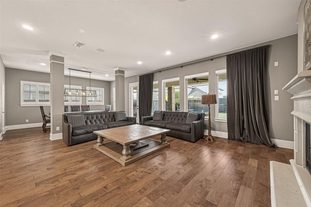 718 Sundance Glen Way, Richmond, TX 77406