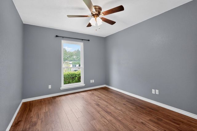 1507 E Johnson ST, Burnet, TX 78611