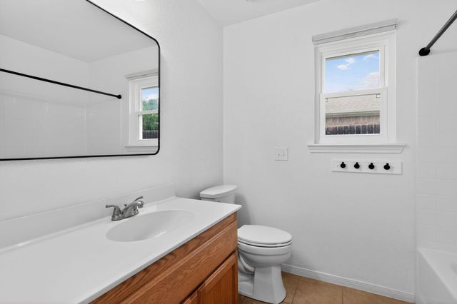 1507 E Johnson ST, Burnet, TX 78611