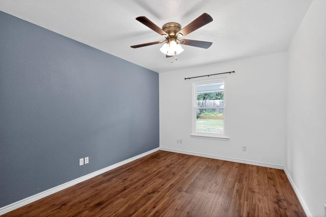 1507 E Johnson ST, Burnet, TX 78611