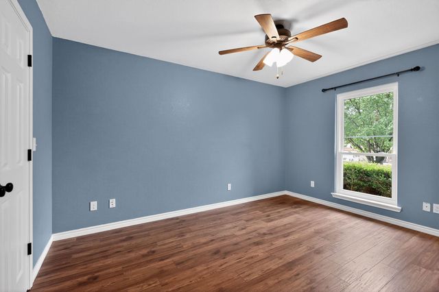 1507 E Johnson ST, Burnet, TX 78611