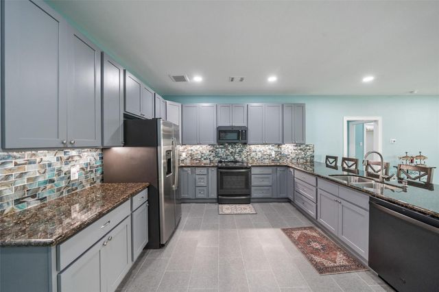 83 Elizabeth Drive, Bay City, TX 77414