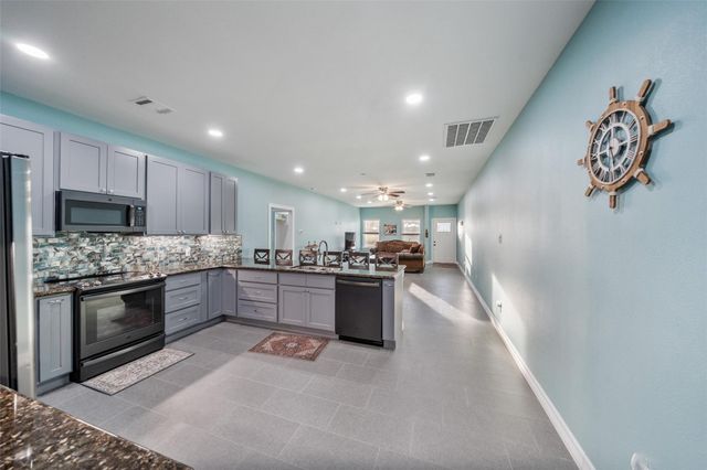 83 Elizabeth Drive, Bay City, TX 77414