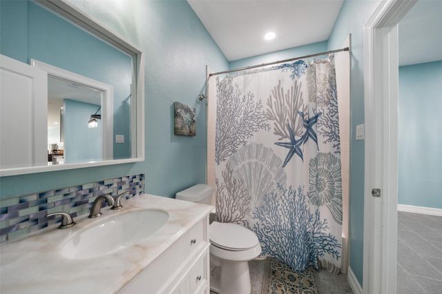 83 Elizabeth Drive, Bay City, TX 77414