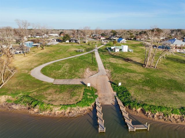 83 Elizabeth Drive, Bay City, TX 77414