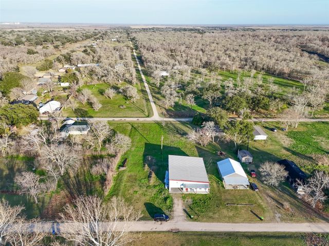 83 Elizabeth Drive, Bay City, TX 77414