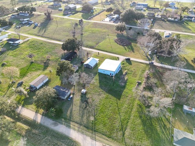 83 Elizabeth Drive, Bay City, TX 77414