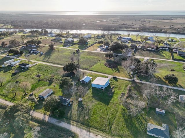 83 Elizabeth Drive, Bay City, TX 77414