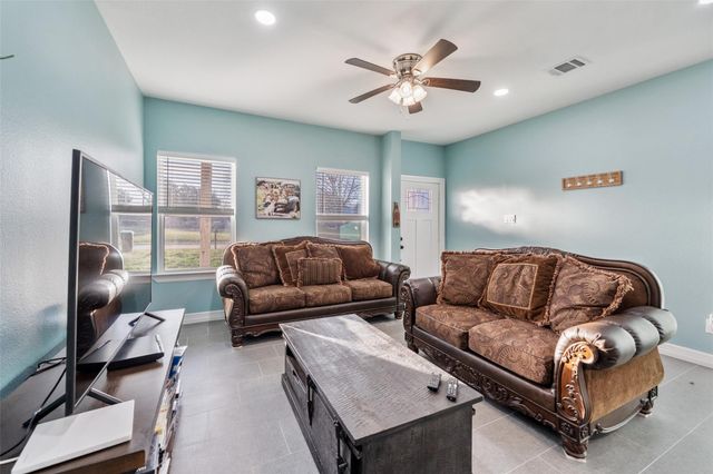 83 Elizabeth Drive, Bay City, TX 77414