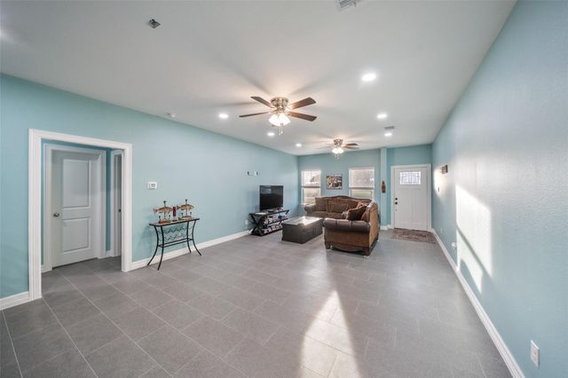 83 Elizabeth Drive, Bay City, TX 77414