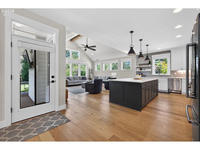 1751 BUSE St, West Linn, OR 97068