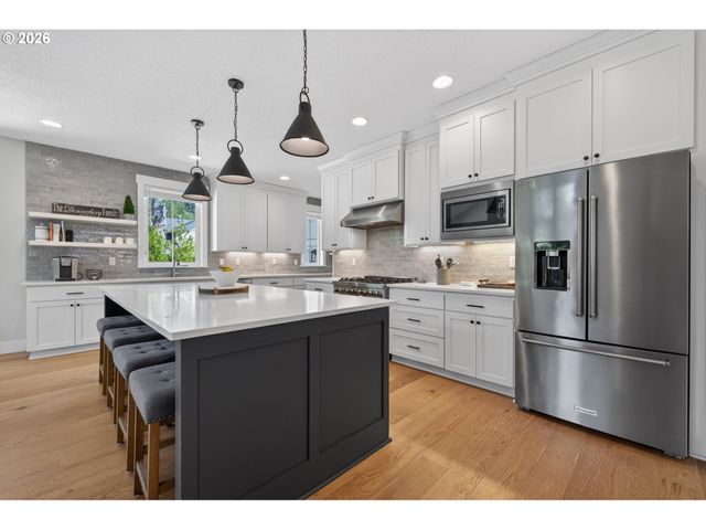 1751 BUSE St, West Linn, OR 97068
