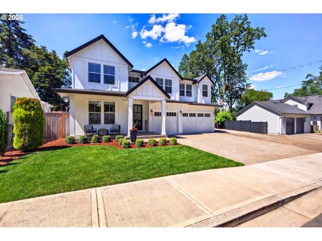 1751 BUSE St, West Linn, OR 97068