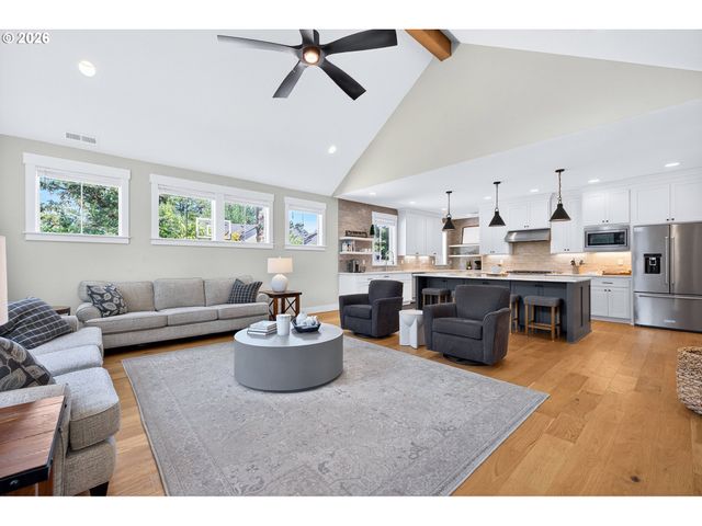 1751 BUSE St, West Linn, OR 97068