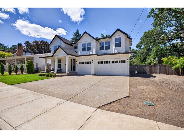 1751 BUSE St, West Linn, OR 97068