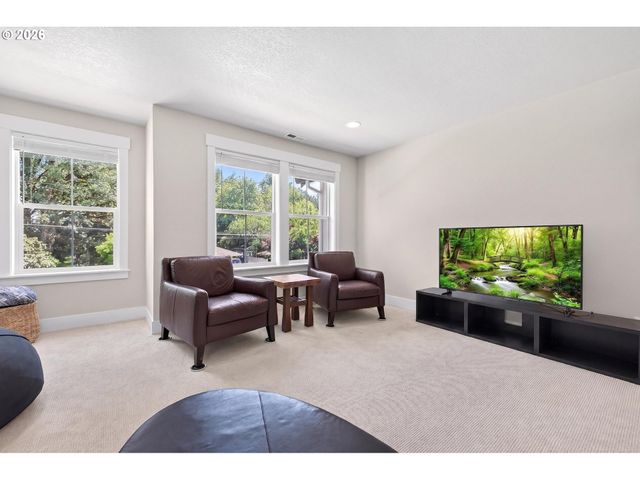 1751 BUSE St, West Linn, OR 97068
