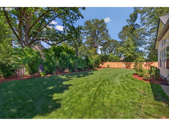 1751 BUSE St, West Linn, OR 97068