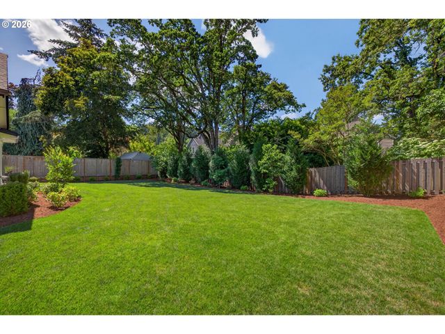 1751 BUSE St, West Linn, OR 97068