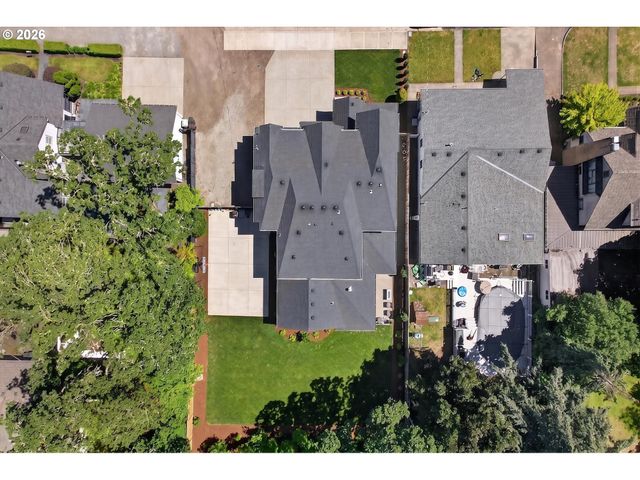 1751 BUSE St, West Linn, OR 97068