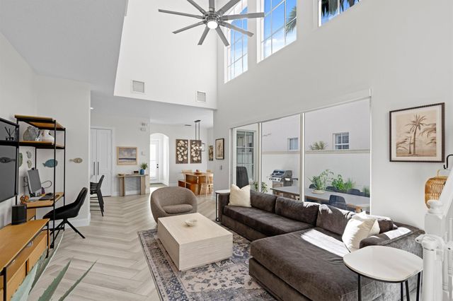 30 Stoney Drive, Palm Beach Gardens, FL 33410