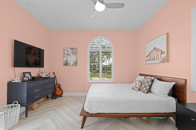 30 Stoney Drive, Palm Beach Gardens, FL 33410