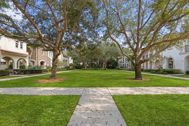 30 Stoney Drive, Palm Beach Gardens, FL 33410