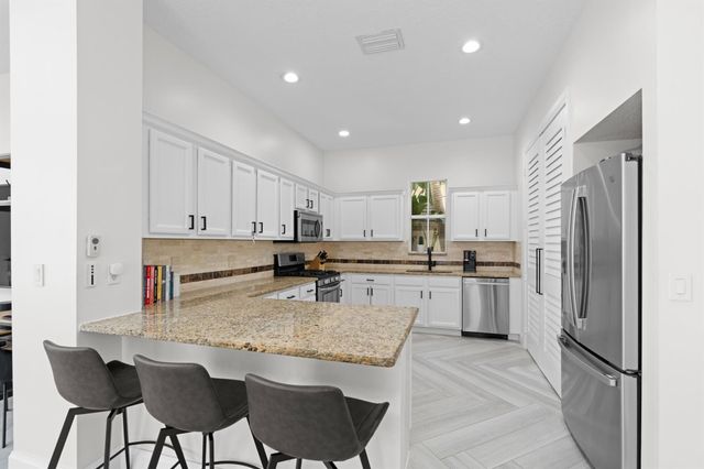 30 Stoney Drive, Palm Beach Gardens, FL 33410