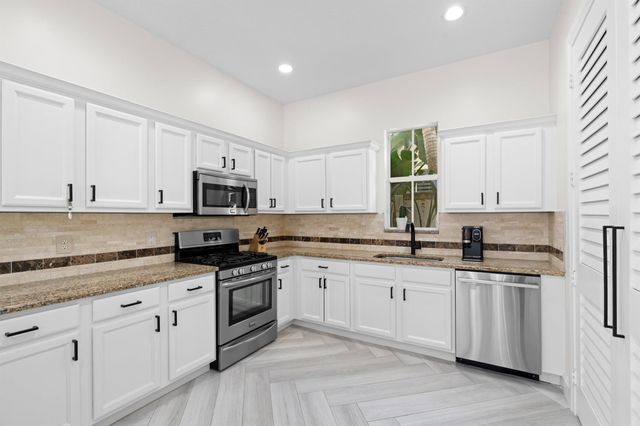 30 Stoney Drive, Palm Beach Gardens, FL 33410