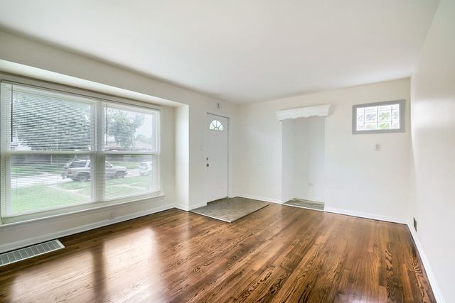 1530 Forest Avenue, Calumet City, IL 60409