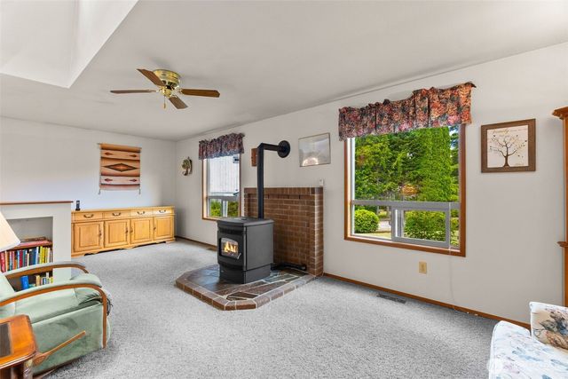 7043 Monaco Drive SE, Tumwater, WA 98501