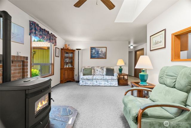 7043 Monaco Drive SE, Tumwater, WA 98501